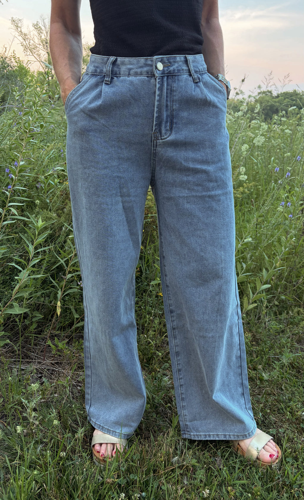 Light Wash Wide-Leg Jeans RUNS BIG!!!